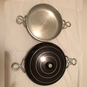 Vtg 2 Art Deco Wear-Ever #J901 Aluminum 9" #J902 Pan Pretzel Style Handles & Lid
